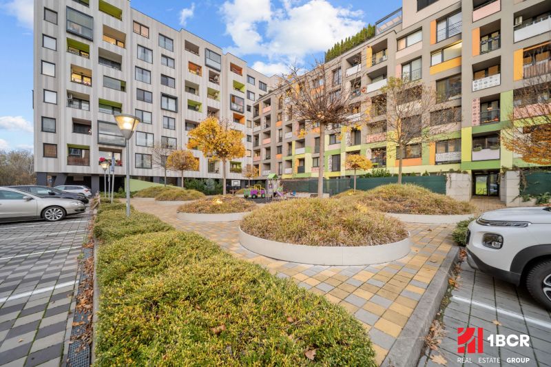 1.BCR | PRIESTRANNÝ 2-IZB. APARTMÁN V MAMAPAPA, PIVNICA, PARKING - Bytový dom so zeleňou a parkovaním na Nejedlého, Bratislava - Dúbravka, 2-izbový byt.