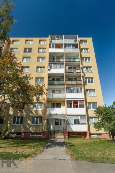 Kompletne zrekonštruovaný 3-izbový byt vo vyhľadávanej časti Popradu - Bytový dom na ulici Ludvíka Svobodu v Poprade s dostupným 3-izbovým bytom.