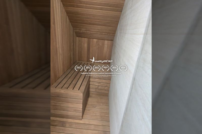 Nin – luxusné apartmány v novom projekte s bazénom - Sauna v interiéri vily s dreveným obkladom a lavicami.