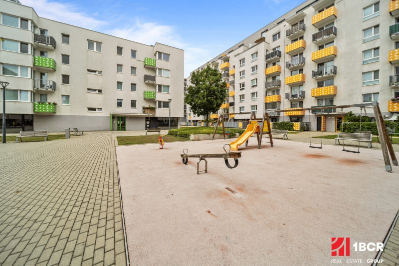 1.BCR | MODERNÝ 2-IZB. BYT, NOVOSTAVBA, PRI HRUBEJ LÚKE, BRATISLAVA - Detské ihrisko v okolí bytov na ulici Pri Hrubej lúke, Bratislava - Dúbravka.