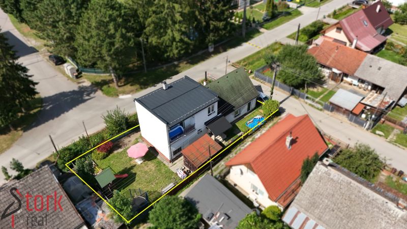 TOP - Rodinný dom v mestskej časti mesta BYTČA - Rodinný dom v Bytči na Hliníku nad Váhom s oplotenou záhradou, posedením a trampolínou.