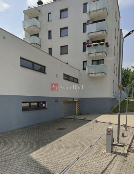 Predaj: Parkovacie miesto vonkajšie Švermová 42