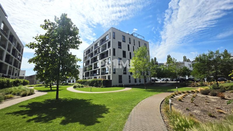 PENTHOUSE – moderný 2i byt s výnimočnou 69 m² terasou, AHOJ PARK - Bytový dom obklopený zeleňou na Sliačskej ulici v Bratislave - Nové Mesto.