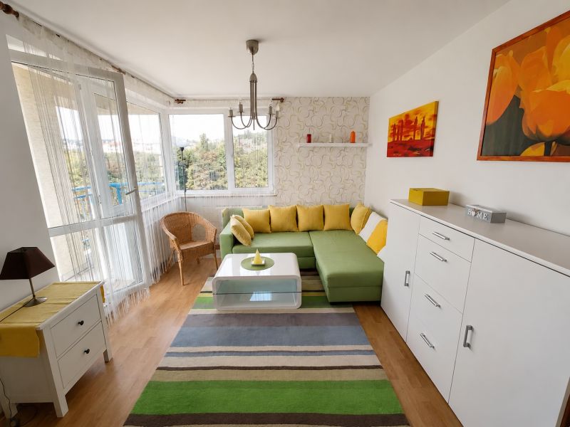Predaj 2-izbový byt Račianske Mýto, 57m2, loggia, kobka, parkovanie