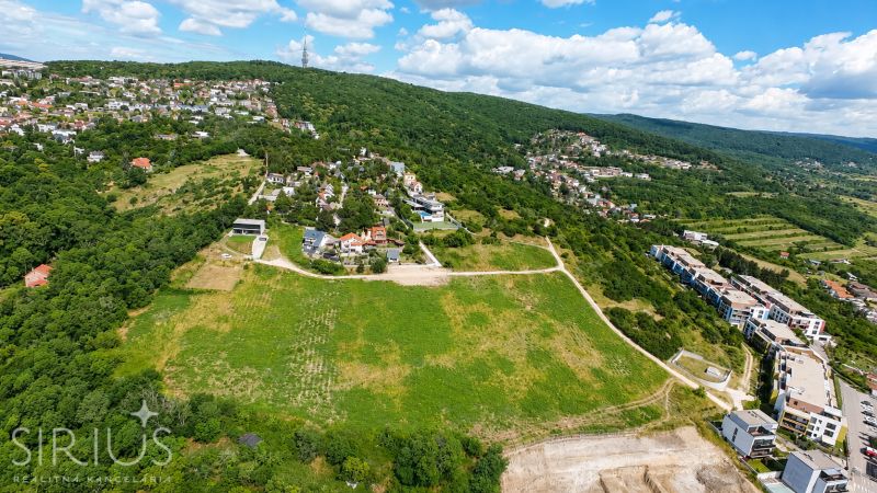 KOLIBA, stavebný pozemok 863 m2 - s výhľadom na Bratislavu