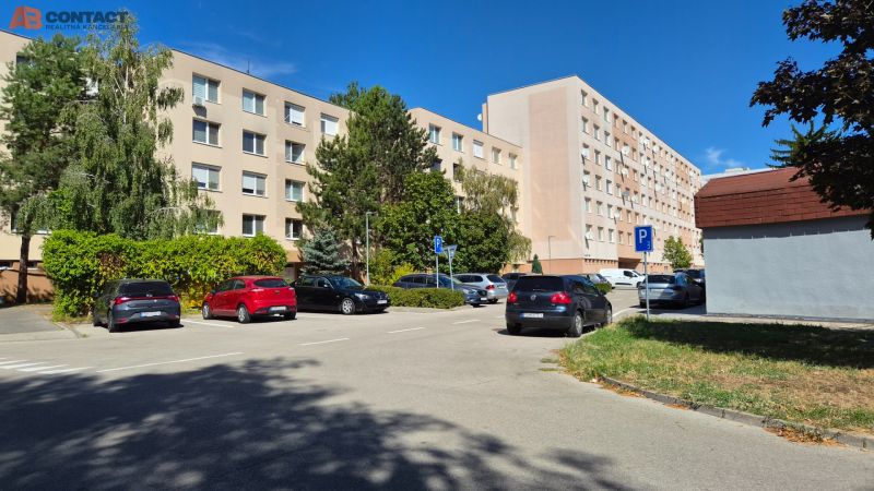 Priestranný 1-izbový byt na sídlisku "JUH" v Piešťanoch