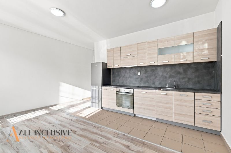 Na predaj 3-izbový byt s balkónom, Vydrany