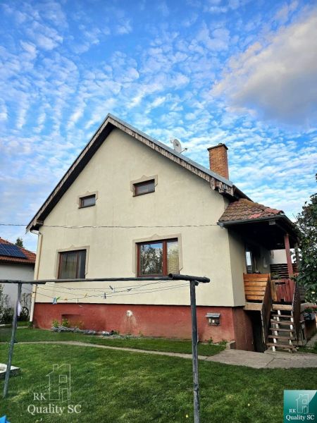 REZERVOVANÉ - NOVÁ CENA - Okr. Senec - TUREŇ - EXKLUZÍVNE NA PREDAJ ro - Rodinný dom v Tureň na ulici Tureň s trávnikom a vešiakom na prádlo.