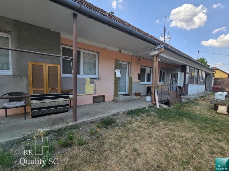 Okres Trnava- obec Pavlice – nehnuteľnosť s potenciálom - 4 izb. RD v  - Rodinný dom v Pavliciach so záhradou a prekrytou terasou, potrebuje rekonštrukciu.
