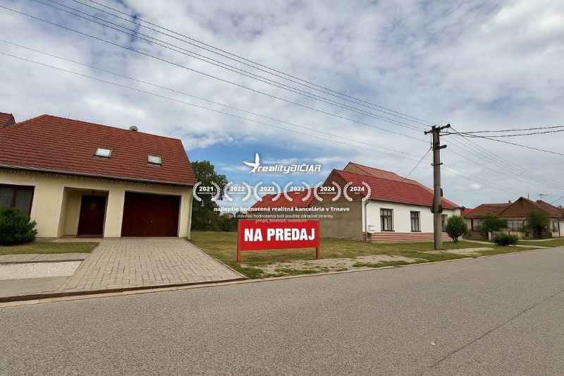 Stavebný pozemok 1222m² v obci Košolná - Domy na predaj v Košolnej na ulici Košolná pre Pozemky - bývanie.