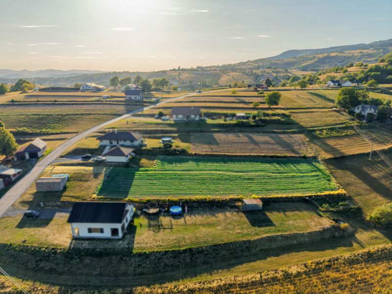 Stavebný pozemok 2 643 m² s elektrickou prípojkou - Hriňová, Pivnička