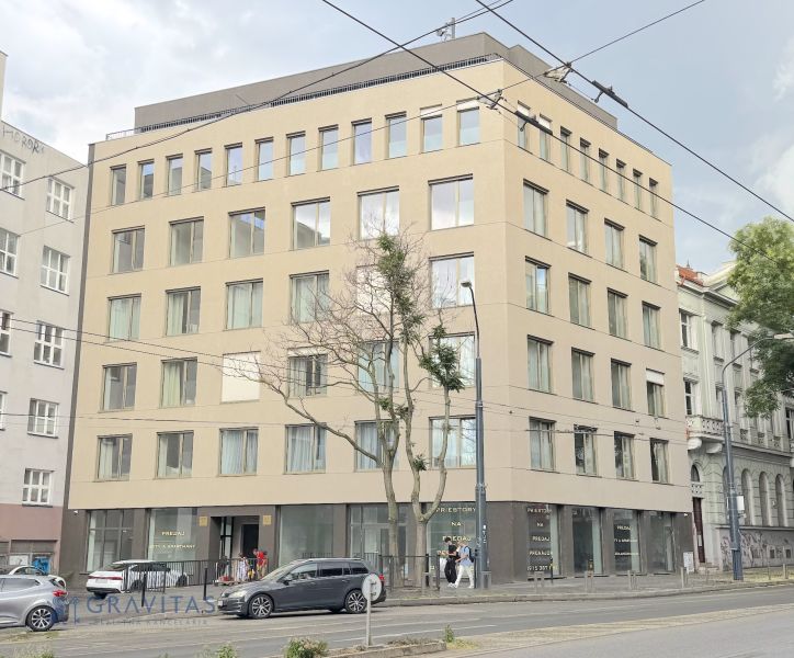 Prenájom 2 izbového bytu, Kollárovo námestie, Bratislava  - Budova na Kollárovom námestí v Bratislave s obchodnými priestormi na prenájom.