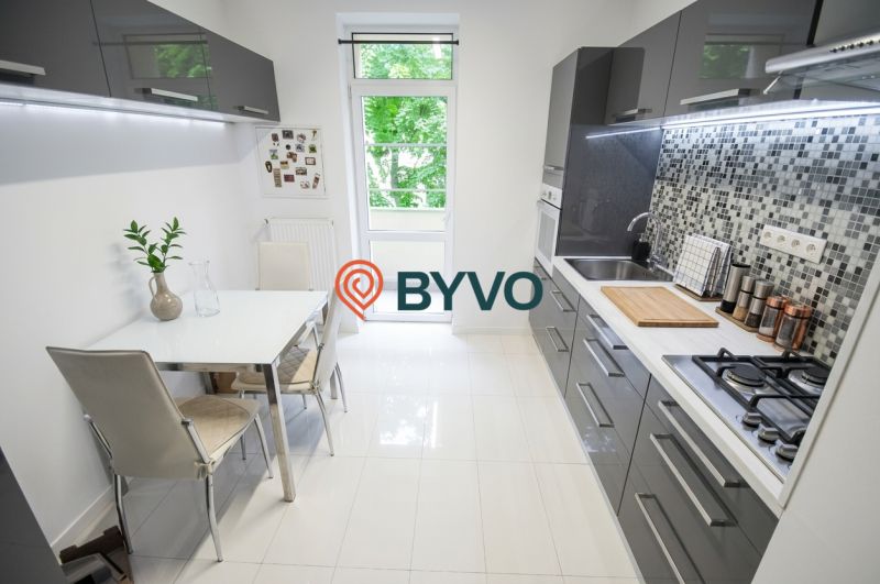 65m² 2-izbový byt s balkónom (možný 3-izb.) – Staré Mesto/Nivy