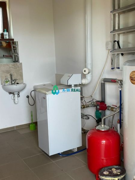 Apartmánový dom na predaj blízko termálneho kúpaliska - Kotolňa s umývadlom, bojlerom a potrubím v Hoteloch a penziónoch.