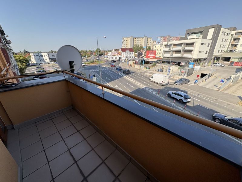 PRENÁJOM: ☎️ - Balkón s výhľadom na Galantskú cestu v Dunajskej Strede, 3-izbový byt.
