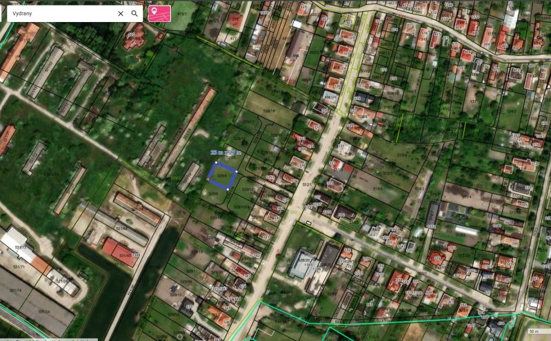 Na predaj slnečný stavebný  pozemok vhodný na výstavbu rd vo Vydranoch - Letecká mapa pozemkov na bývanie vo Vydranoch, vrátane parcelných čísel a budov.