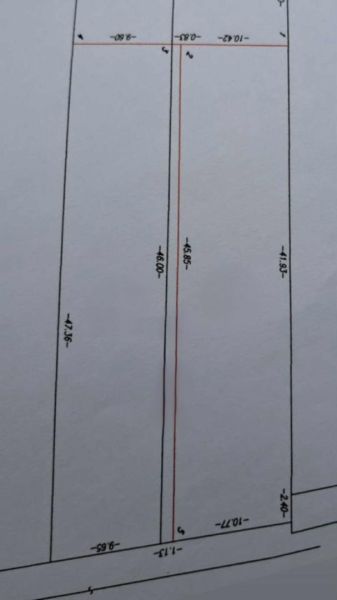 Predám stavebný pozemok v obci Kráľov Brod - Nákres pozemkov na bývanie v Kráľovom Brode s presnými rozmermi hraníc a šírky.