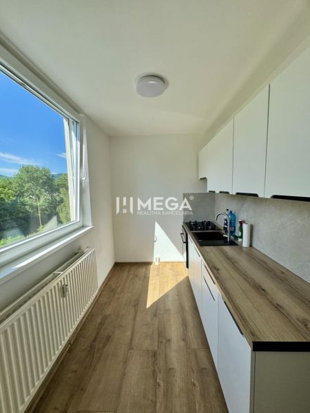 Na prenájom 1-izbový byt s balkónom na Košickej ulici v Humennom