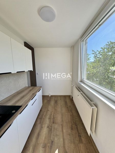 Na prenájom 1-izbový byt s balkónom na Košickej ulici v Humennom
