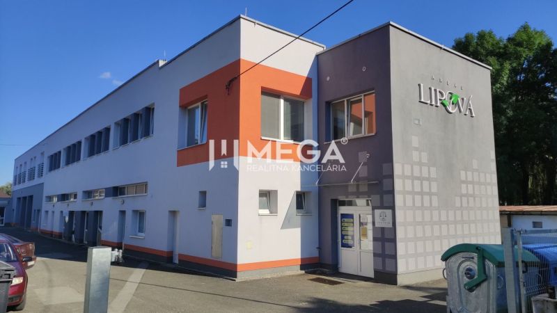PRENÁJOM kancelárie blízko centra Humenného (20,53 m2)