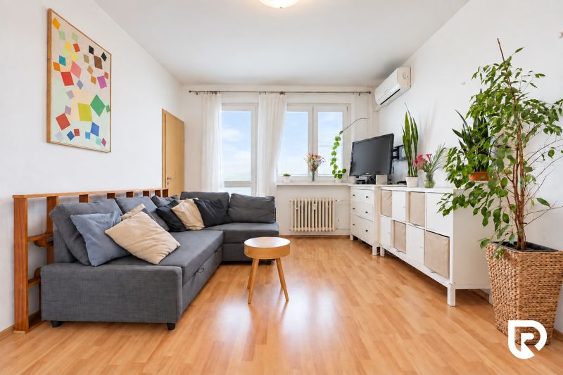 RADO I 3-izbový byt 66, 3m2 + loggia 4m2 I Dúbravka
