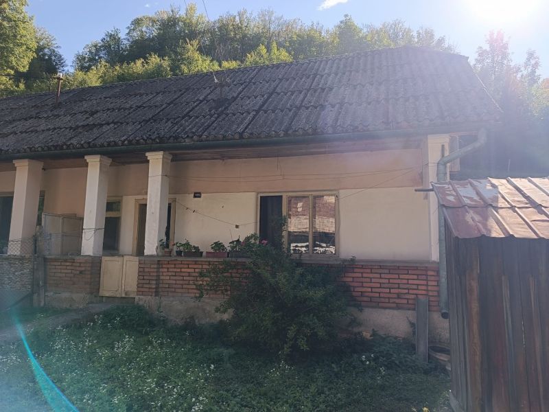 VEĽKÝ POZEMOK 2 321 m² | STARŠÍ DOM | ŽARNOVICA – LUKAVICA
