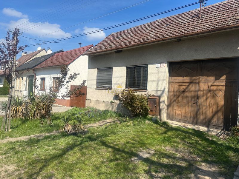 ZOHOR| Starý vidiecky RD v centre obce na 1212m2 pozemku