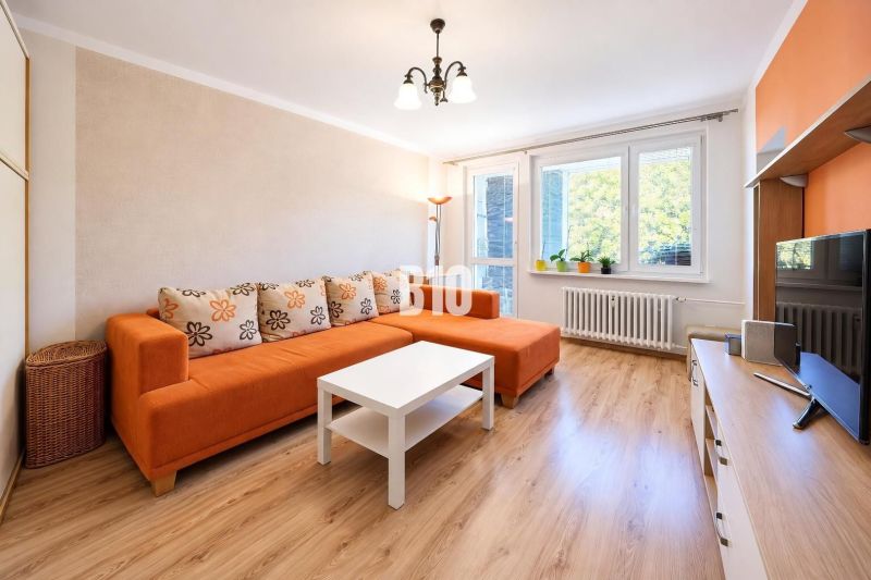 1-IZBOVÝ BYT PO KOMPLETNEJ REKONŠTRUKCII S VEĽKÝM BALKÓNOM | Rača - ul