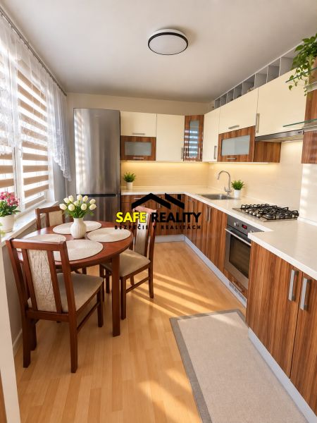 3 izbový byt s 2 lodžiami , Žilina-Vlčince