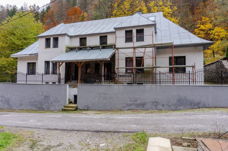 NA PREDAJ - DOM v DOLNOM JELENCI s dvomi samostatnými vchodmi
