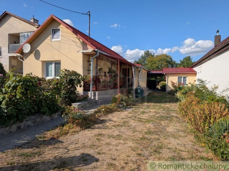 Útulný zrekonštruovaný dom / chalupa pod Slanskými vrchmi- Cabov