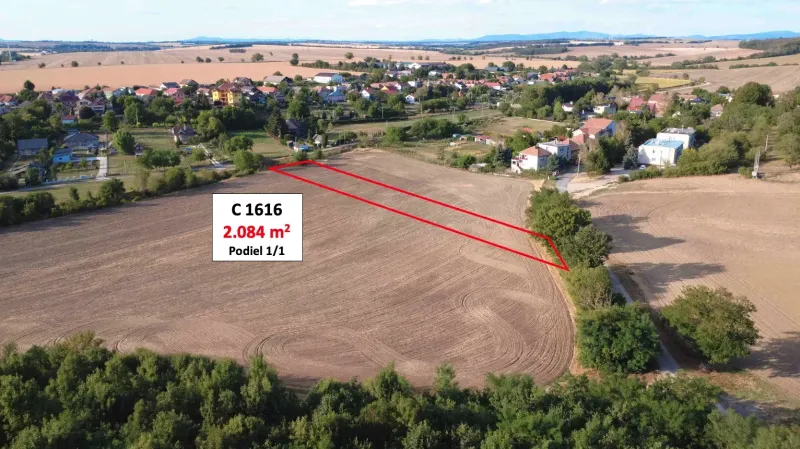 Podhájska - 2.084 m2 POZEMOK na okraji obce - Poľnohospodárske a lesné pozemky v obci Podhájska, s rozlohou 2 084 m².
