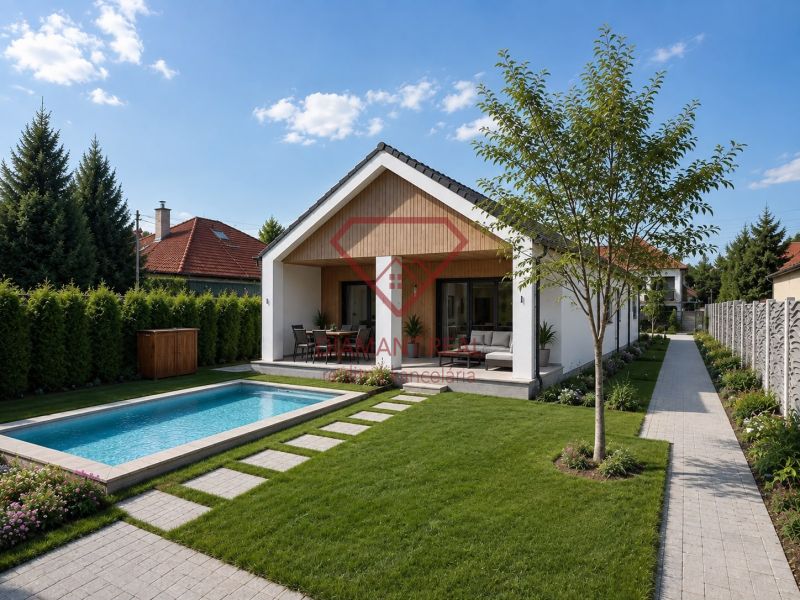 MODERNÝ 4-IZBOVÝ RODINNÝ DOM V ŠTÝLE BARNHOUSE – Veľká Mača  - Záhrada pri rodinnom dome s bazénom na ulici v Veľkej Mači pod modrou oblohou.