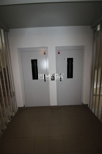 REZERVOVANÝ - Na predaj moderný 2-izbový byt po rekonštrukcii - Dvojica výťahov v bytovom dome na Palárikovej ulici v Snine.