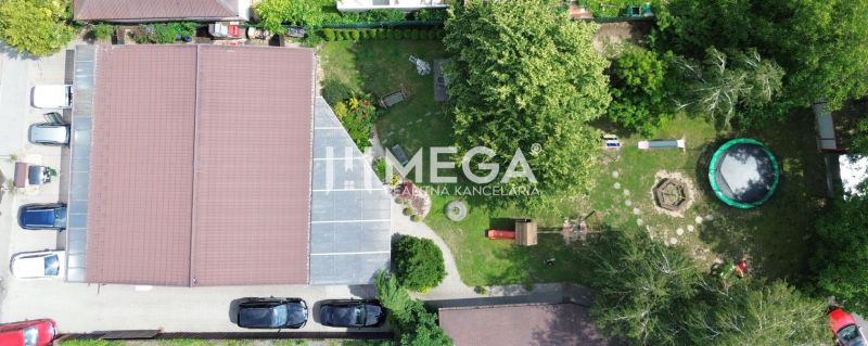 NA PREDAJ PRÉMIOVÉ OBCHODNÉ PRIESTORY REŠTAURÁCIA BARÓNKA VT - Letecký pohľad na gastro priestory na Budovateľskej ulici vo Vranove nad Topľou.