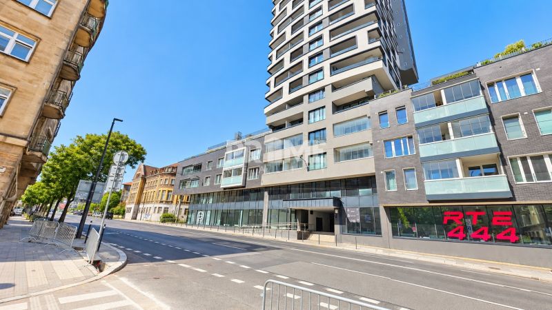 Moderný 2-izbový apartmán, balkón, sklad, Šancová-novostavba PREMIÈRE - Budova s balkónmi na Šancovej ulici v Bratislave - Starom Meste.