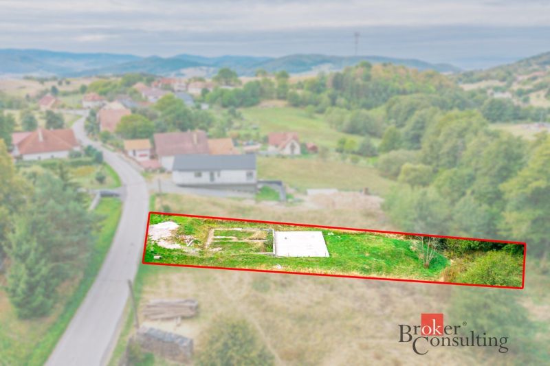 Pozemok na predaj v Detve, Skliarovo, aj so základovou platňou - Pozemky - bývanie v Detve na mierne svahovitom teréne s výhľadom na prírodu.