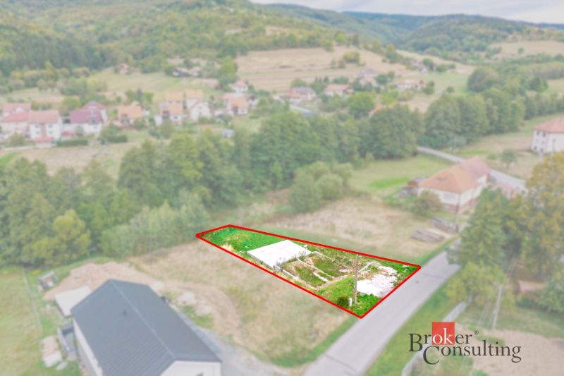 Pozemok na predaj v Detve, Skliarovo, aj so základovou platňou - Pozemky - bývanie v Detve obklopené zeleňou a tichým prostredím, ideálne pre dom.