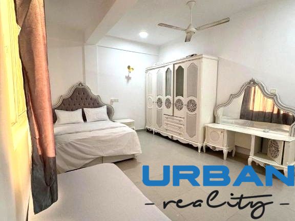 2-IZBOVÝ CONDO APARTMÁN PRI PLÁŽI, MBWENI, ZANZIBAR - Priestranná spálňa s elegantným nábytkom v 2-izbovom byte.