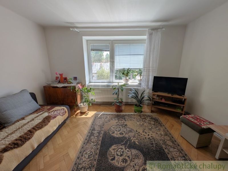 Na predaj 2- izbový byt s malou záhradkou v Medzilaborciach - 51 m2.
