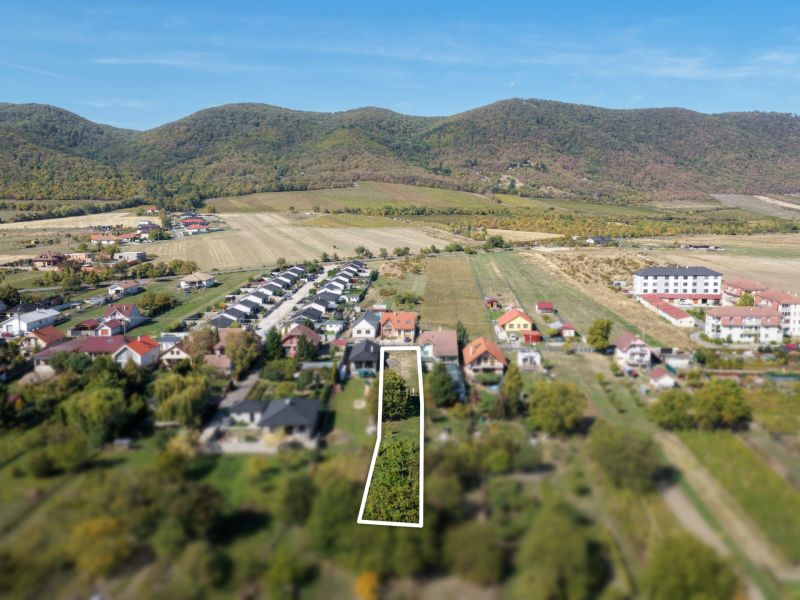 STAVEBNÝ POZEMOK 1460 m2 - DOLNÉ OREŠANY, OKRES TRNAVA