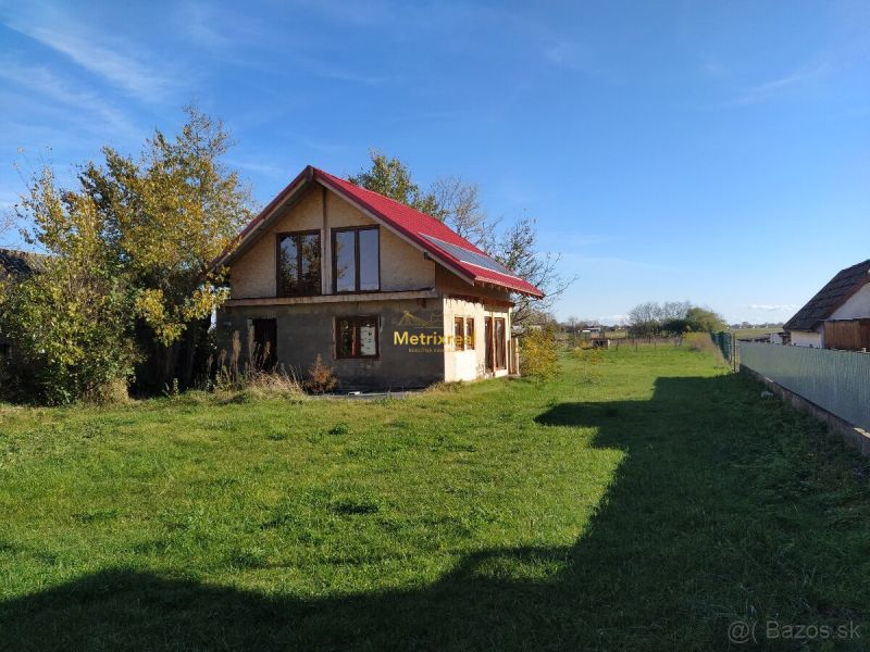 Bývanie aj podnikanie na jednom mieste: Veľký pozemok Dunajská Streda