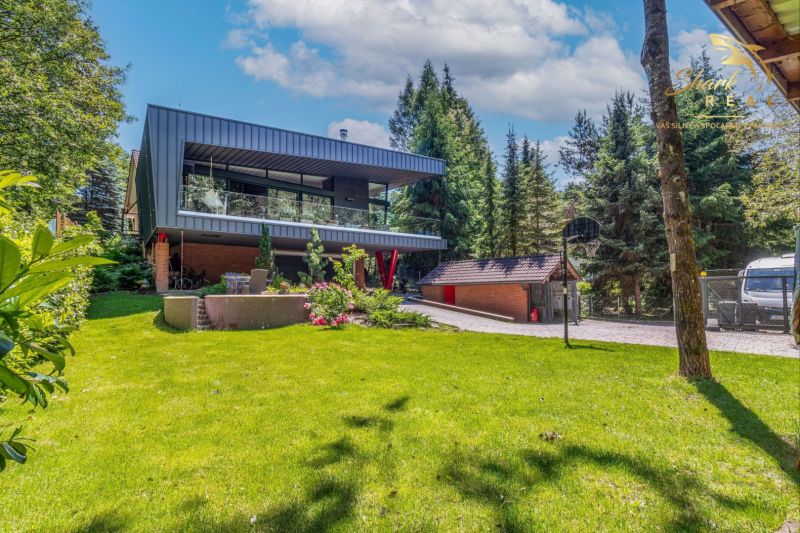 Exkluzívna rodinná vila v srdci Nízkych Tatier | Bystrá | 385 m² | Poz