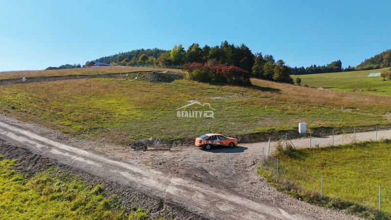 Exkluzívne ma predaj slnečný stavebný pozemok 674 m2, Ovčiarsko