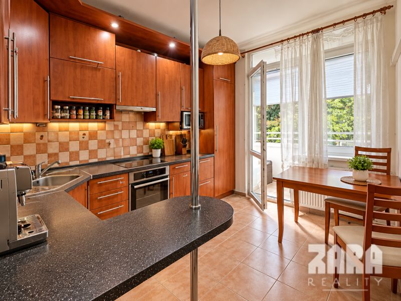KVP - Čordáková, priestranný š izb. byt 70 m2, loggia. ČR