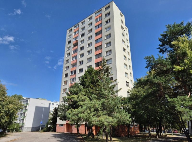 PRIPRAVUJEME PREDAJ 3-IZB.BYT+LOGGIA, DÚBRAVKA