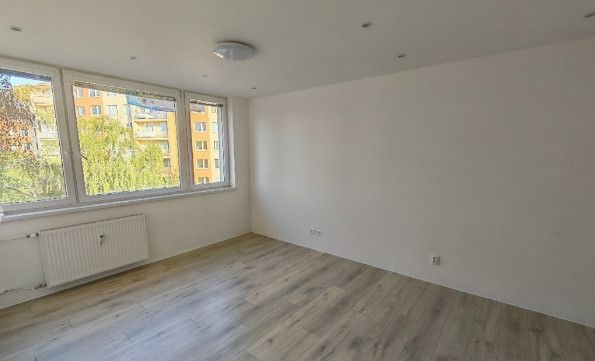 KOMPLETNE ZREKONŠTRUOVANÝ 3-IZBOVÝ BYT NA TERASE – KOŠICE