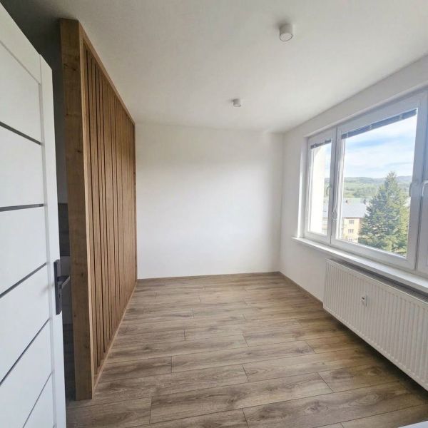 Na predaj kompletne zrekonštruovaný 1-izbový byt v Brezne