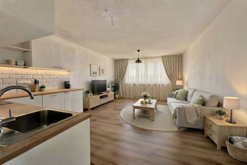 Moderne zariadená garsónka v Ružinove