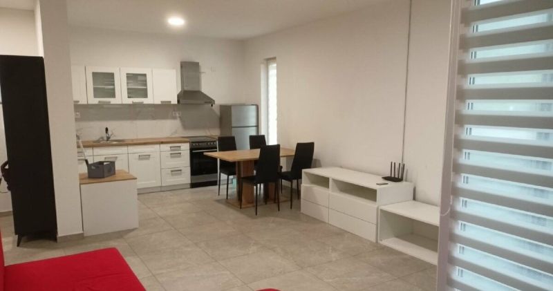 Prenajmem 2-izbový byt s balkónom
